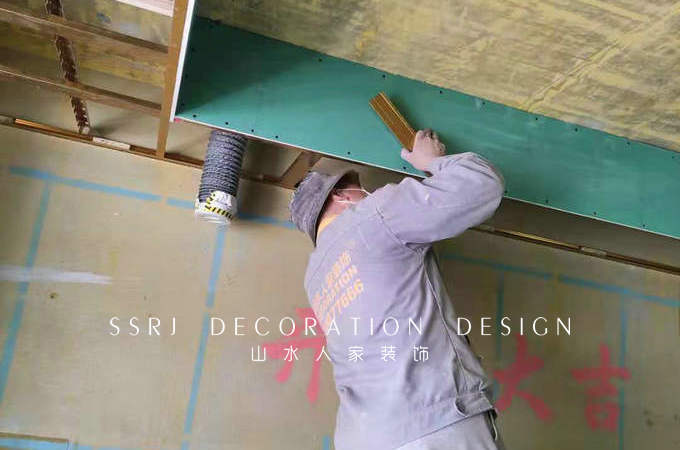 國(guó)博新城四期裝修工地木工施工巡檢