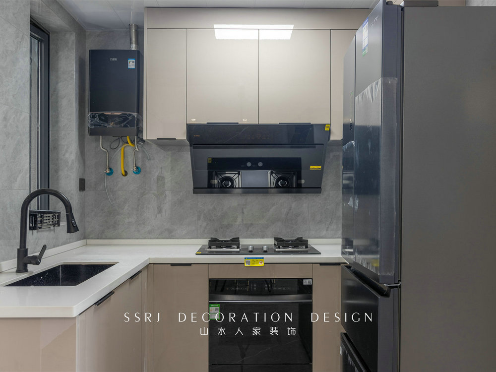 融創(chuàng)城90平現(xiàn)代風(fēng)格裝修效果圖 融創(chuàng)城90平現(xiàn)代風(fēng)格裝修效果圖