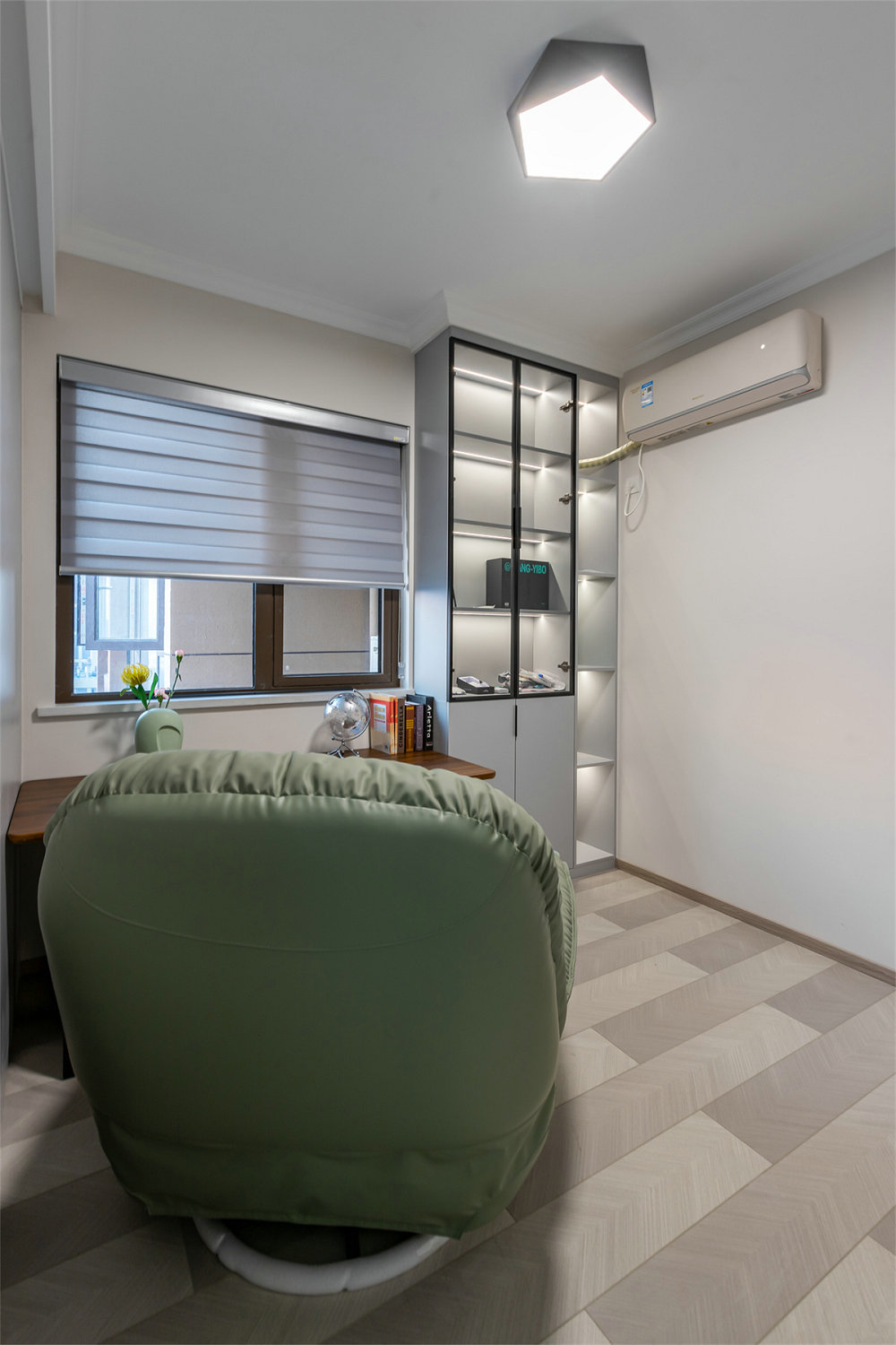 中建鉑公館105平現(xiàn)代簡約風(fēng)格裝修效果圖