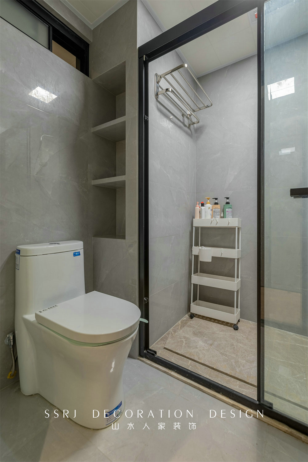 濱江苑140平現(xiàn)代風(fēng)格裝修效果圖 濱江苑140平現(xiàn)代風(fēng)格裝修效果圖