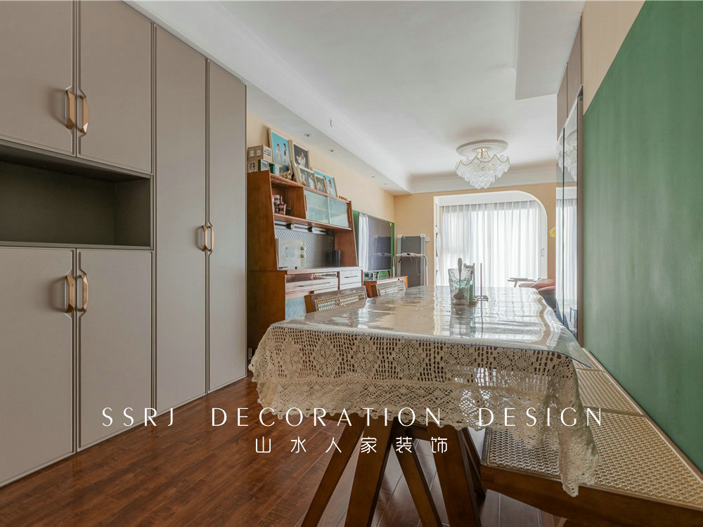 地鐵時代云上城88平中古風格裝修效果圖