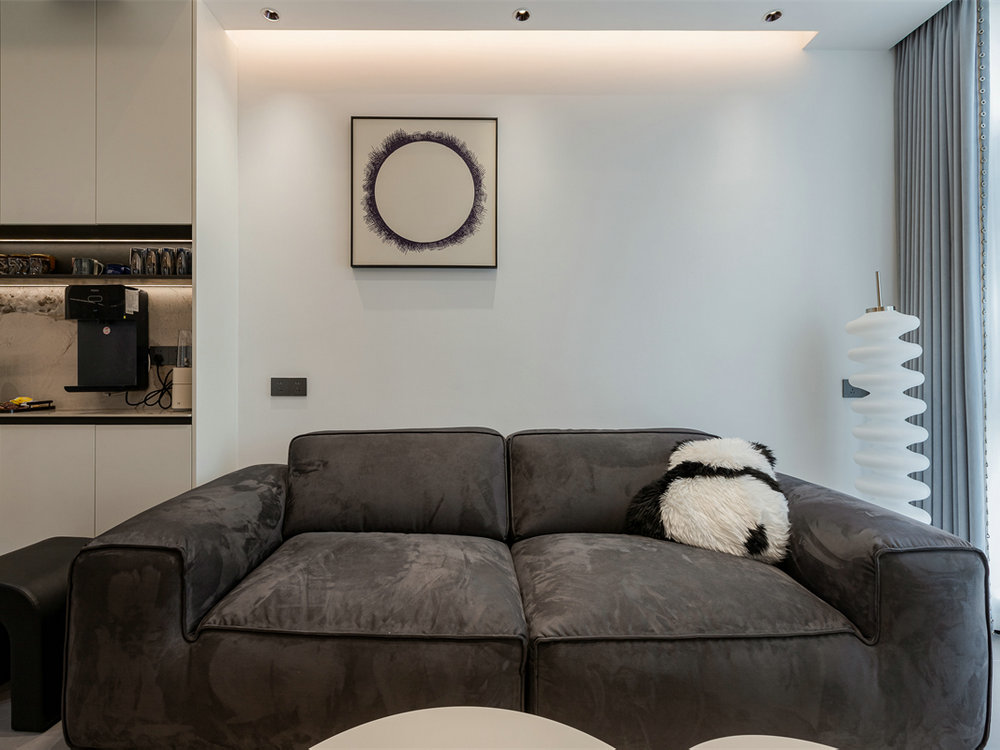 五環(huán)時(shí)尚廣場91平現(xiàn)代黑白灰風(fēng)格裝修效果圖