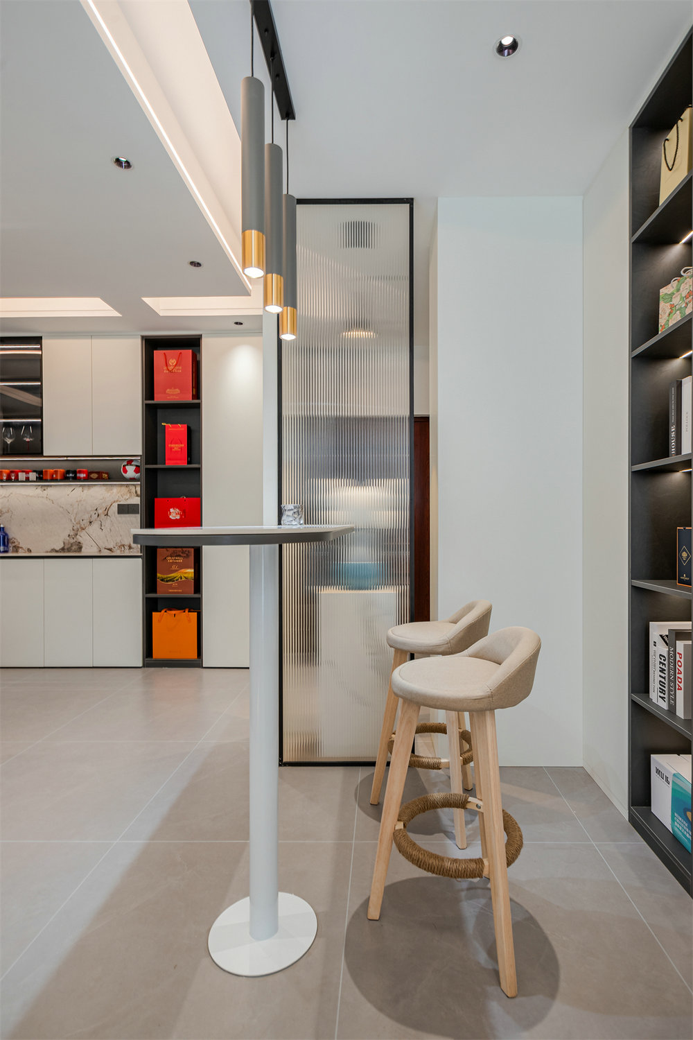 五環(huán)時(shí)尚廣場91平現(xiàn)代黑白灰風(fēng)格裝修效果圖