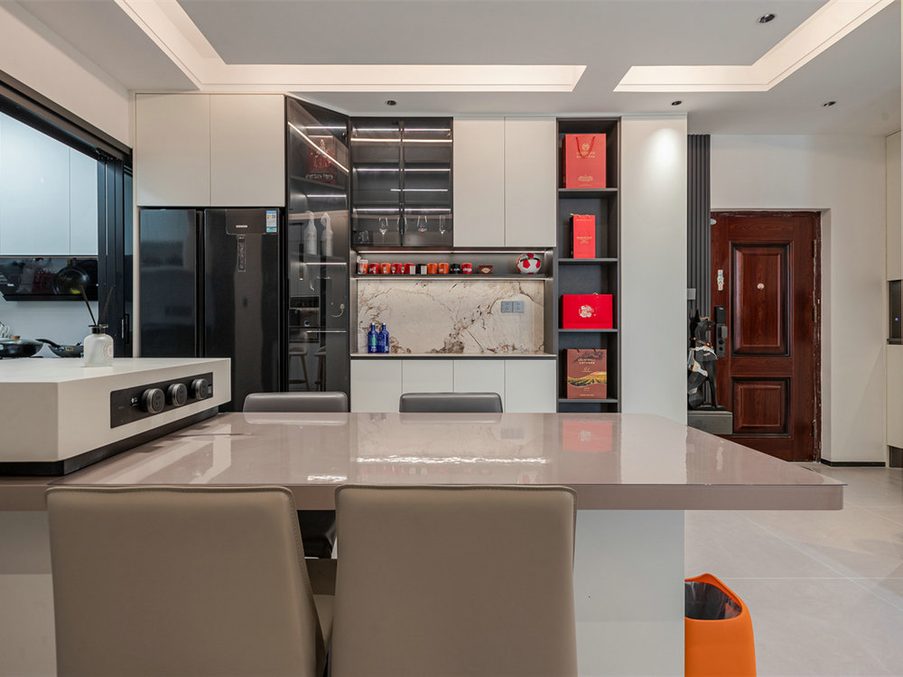 五環(huán)時(shí)尚廣場91平現(xiàn)代黑白灰風(fēng)格裝修效果圖