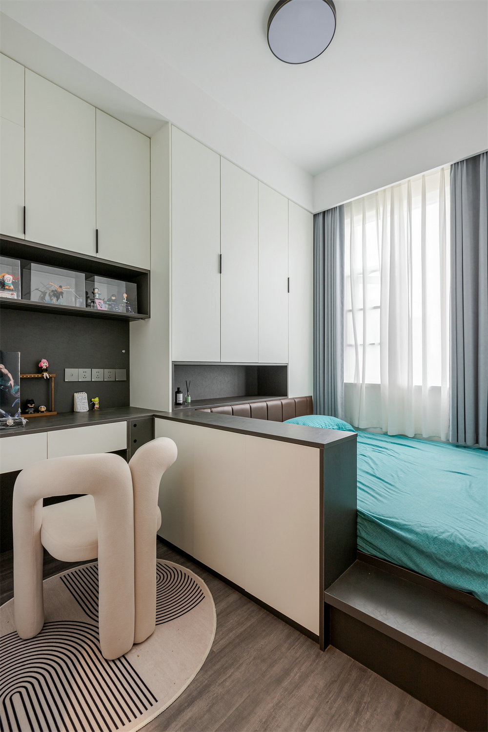 五環(huán)時(shí)尚廣場91平現(xiàn)代黑白灰風(fēng)格裝修效果圖