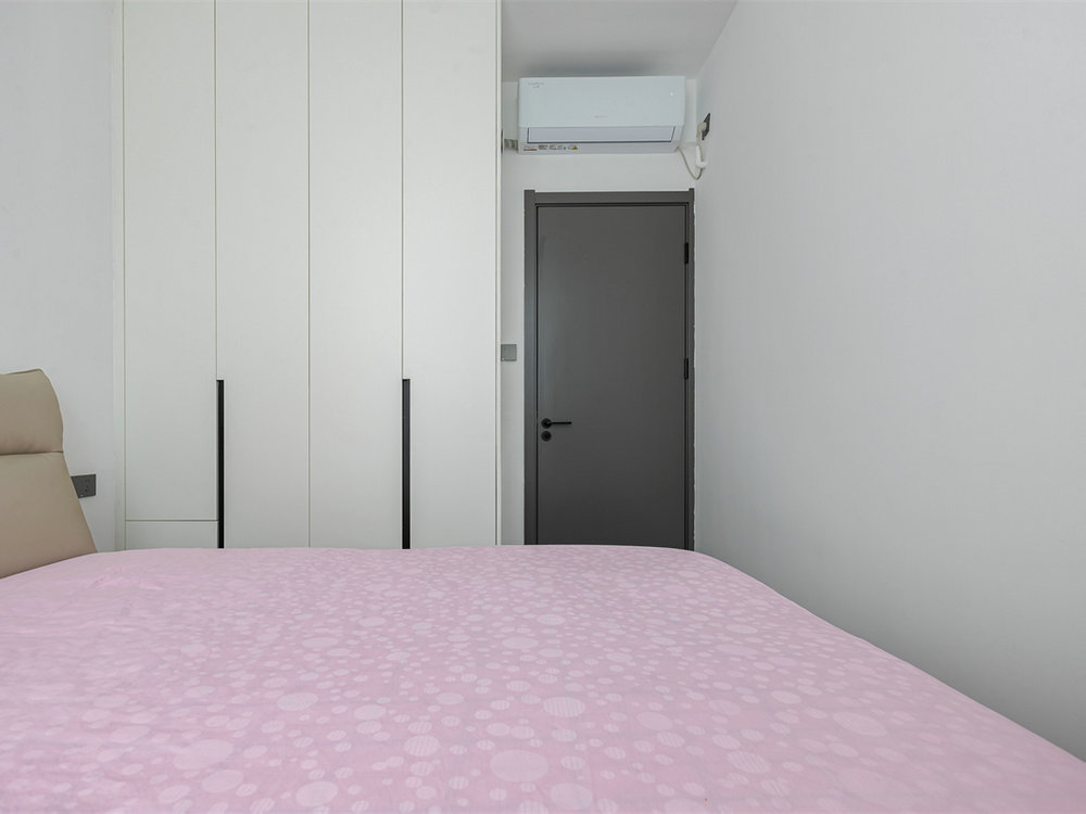 五環(huán)時(shí)尚廣場91平現(xiàn)代黑白灰風(fēng)格裝修效果圖