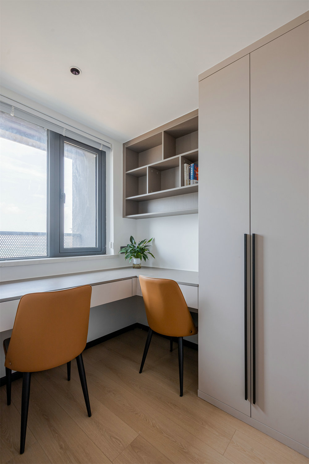 融創(chuàng)城118平現(xiàn)代風格裝修效果圖