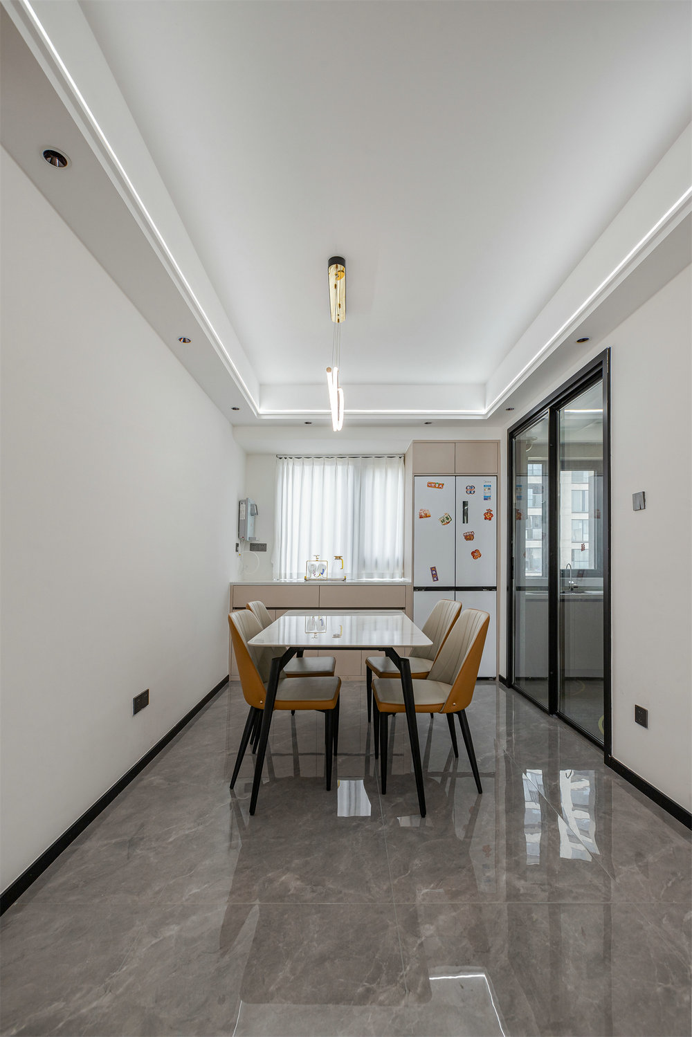 融創(chuàng)城118平現(xiàn)代風格裝修效果圖