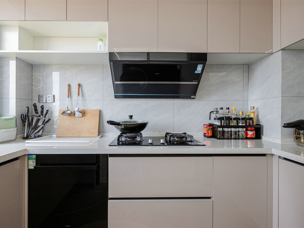 融創(chuàng)城118平現(xiàn)代風格裝修效果圖