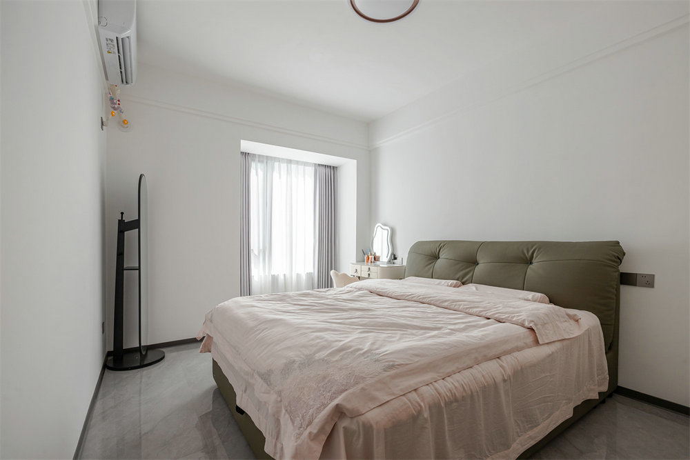 中建鉑公館138平現(xiàn)代風格裝修效果圖