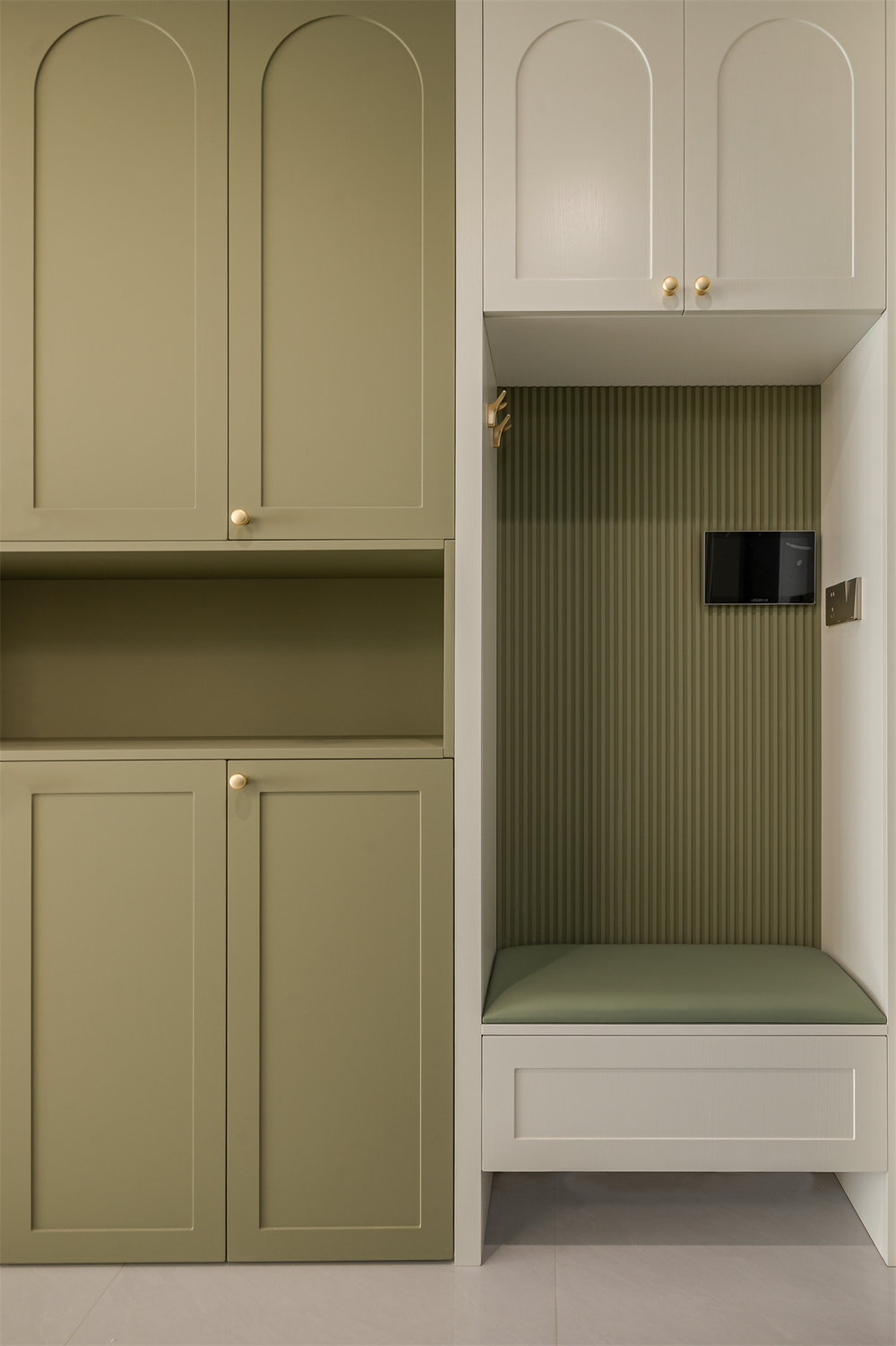 中建大公館103平法式風(fēng)格裝修效果圖