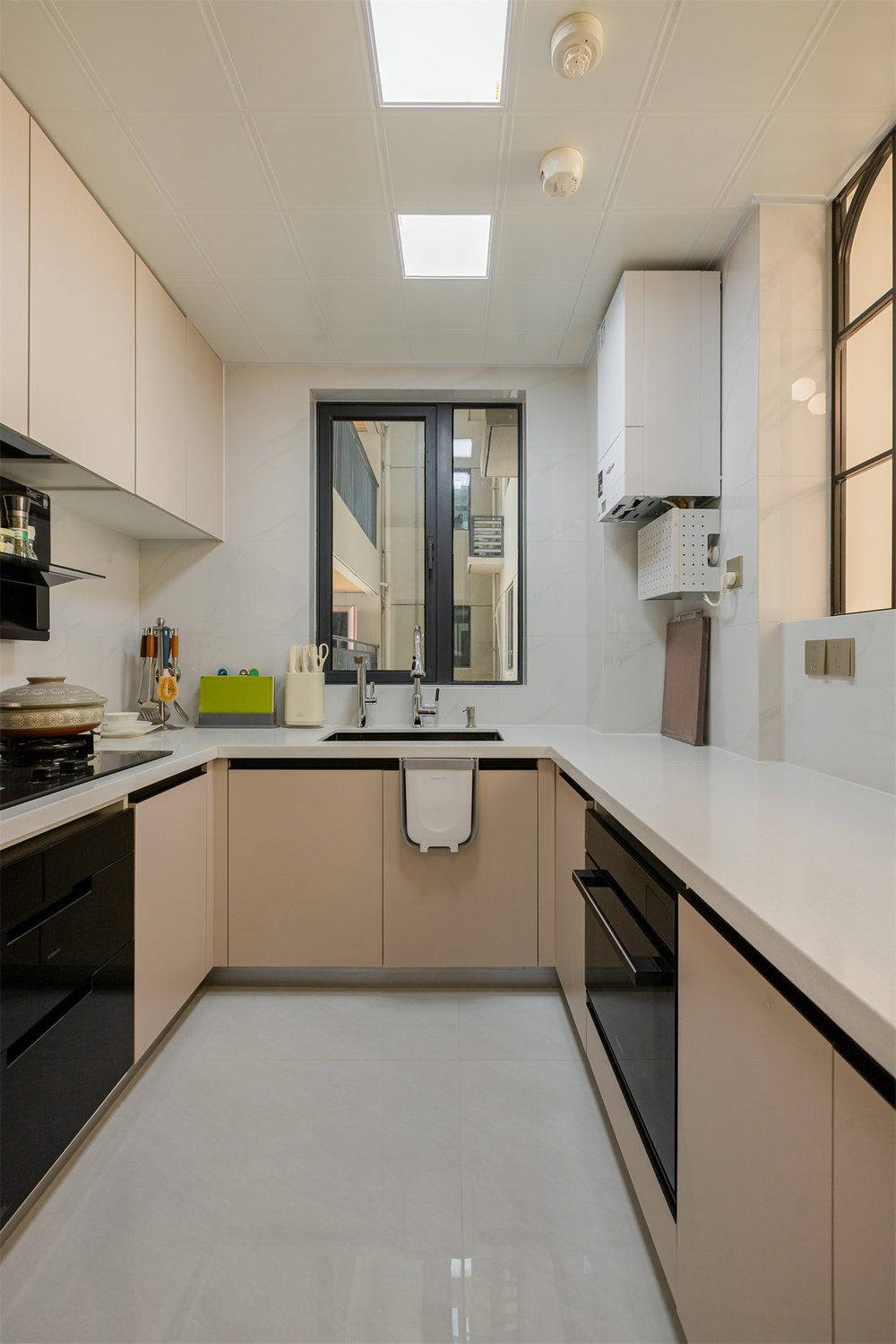 中建大公館103平法式風(fēng)格裝修效果圖