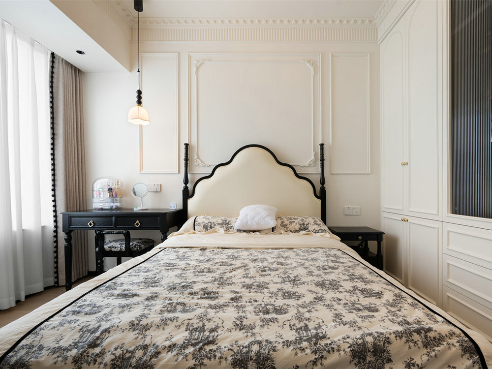 廣電光谷家三區(qū)91平法式復(fù)古風(fēng)格裝修效果圖