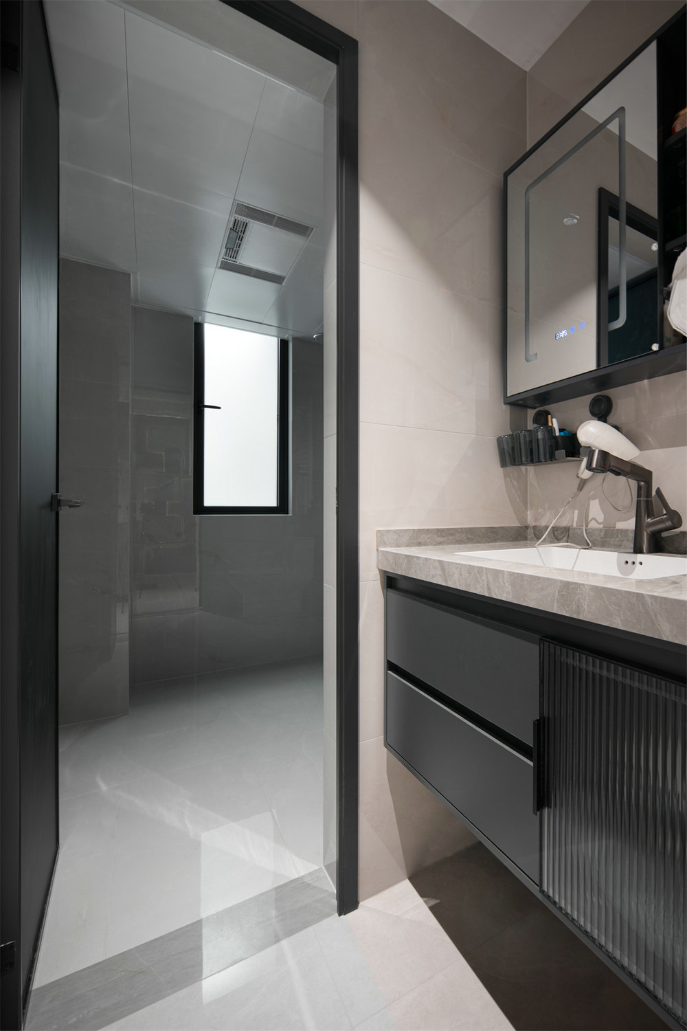 永泰時代95平現(xiàn)代輕奢風格裝修效果圖