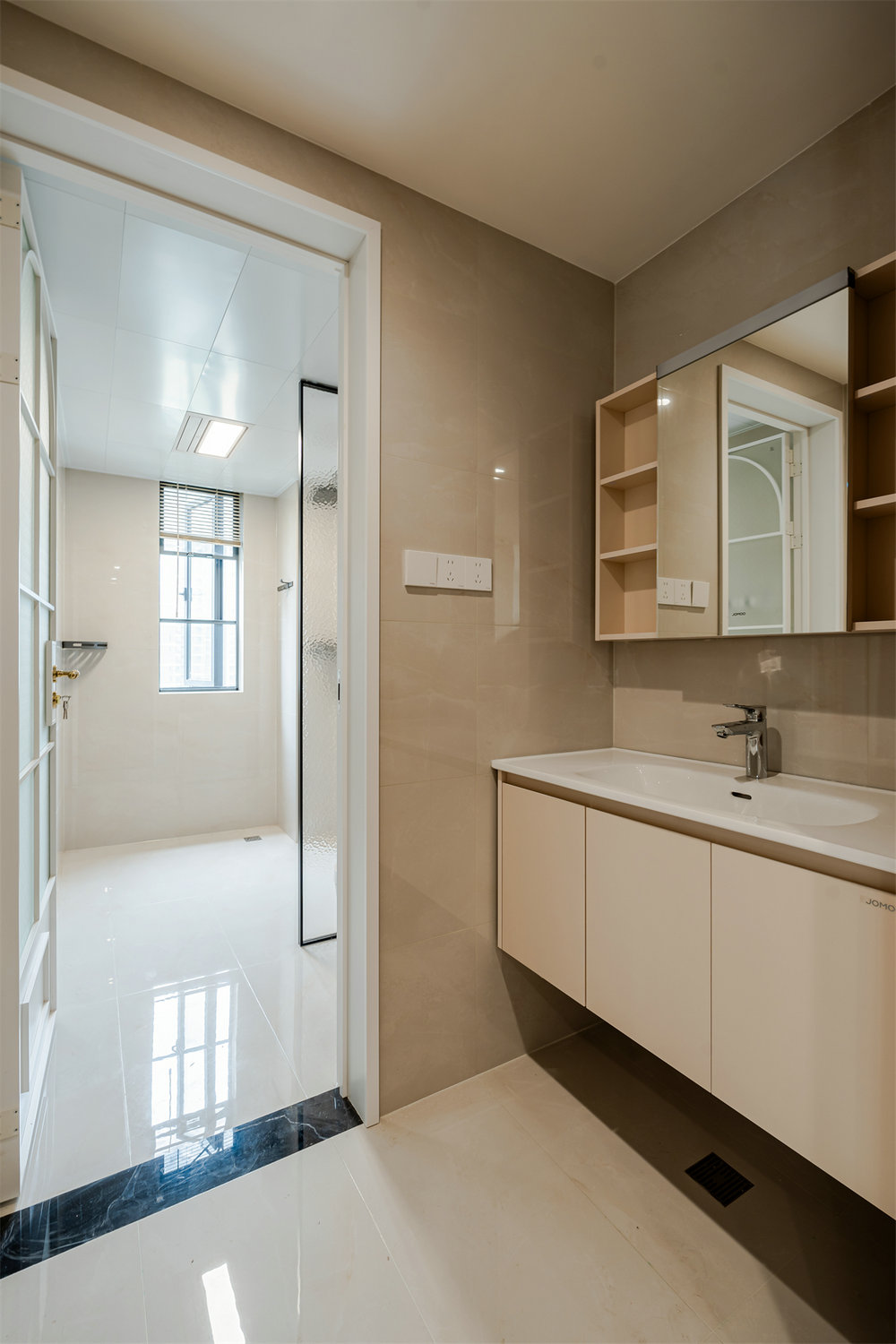 嘉河盛景190平現(xiàn)代風格裝修效果圖