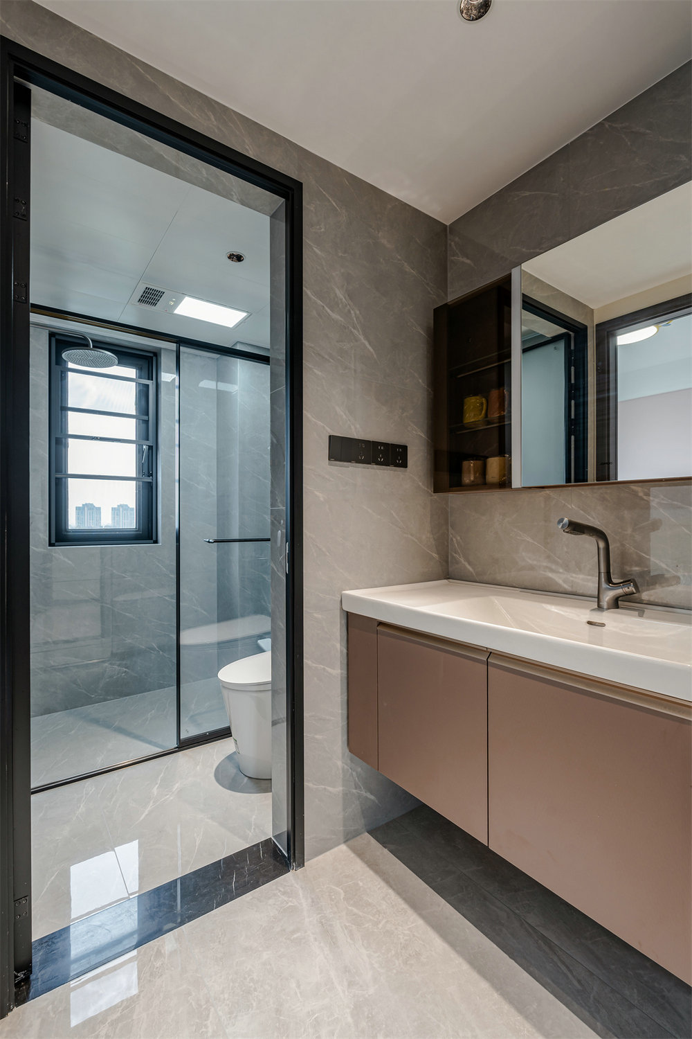 華發(fā)都薈天地117平現(xiàn)代風(fēng)格裝修效果圖