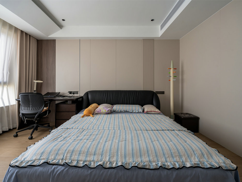 臨空香廷300平現(xiàn)代風格裝修效果圖