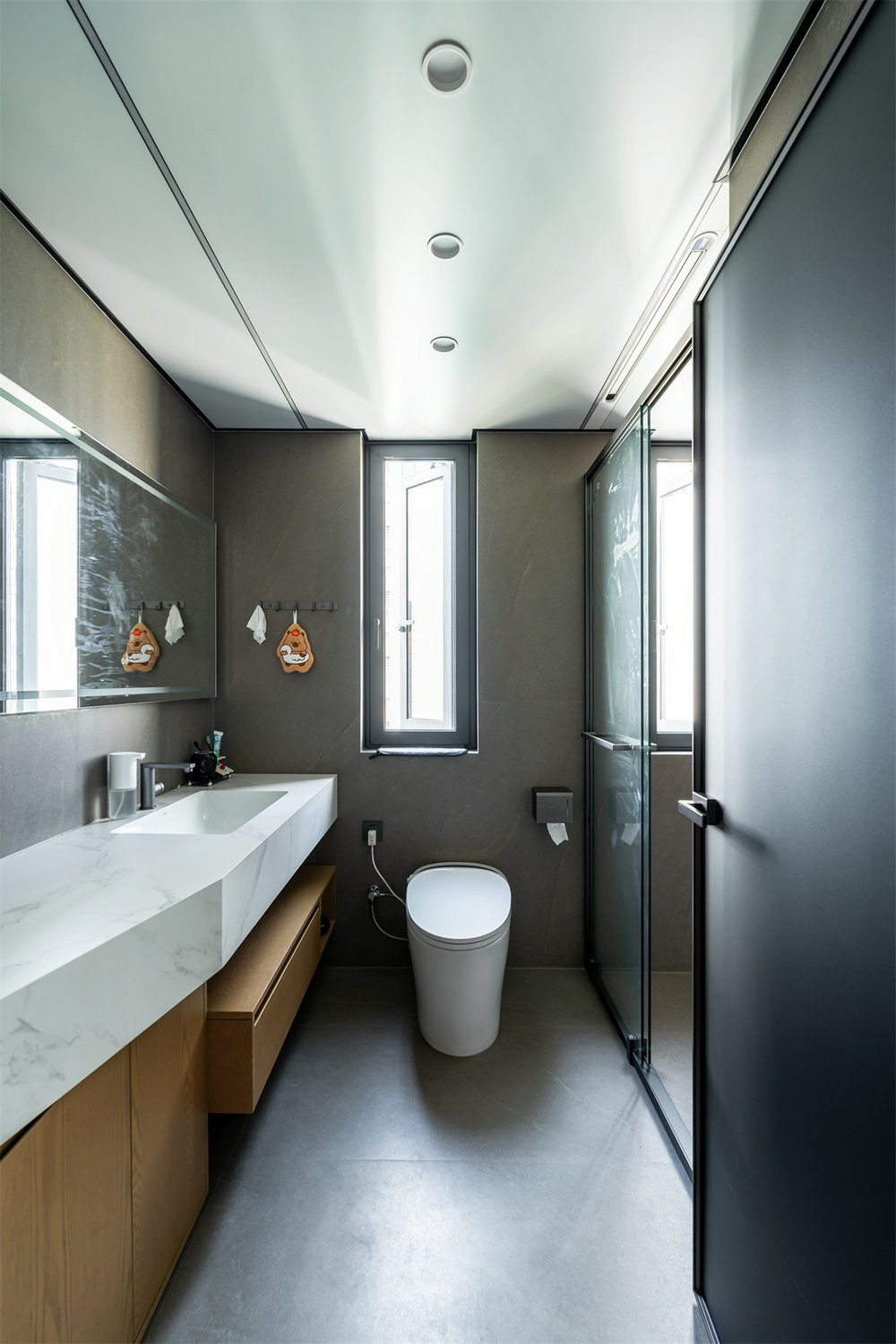 臨空香廷300平現(xiàn)代風格裝修效果圖