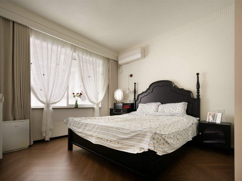 新長江香榭琴臺104平中古風(fēng)格裝修效果圖