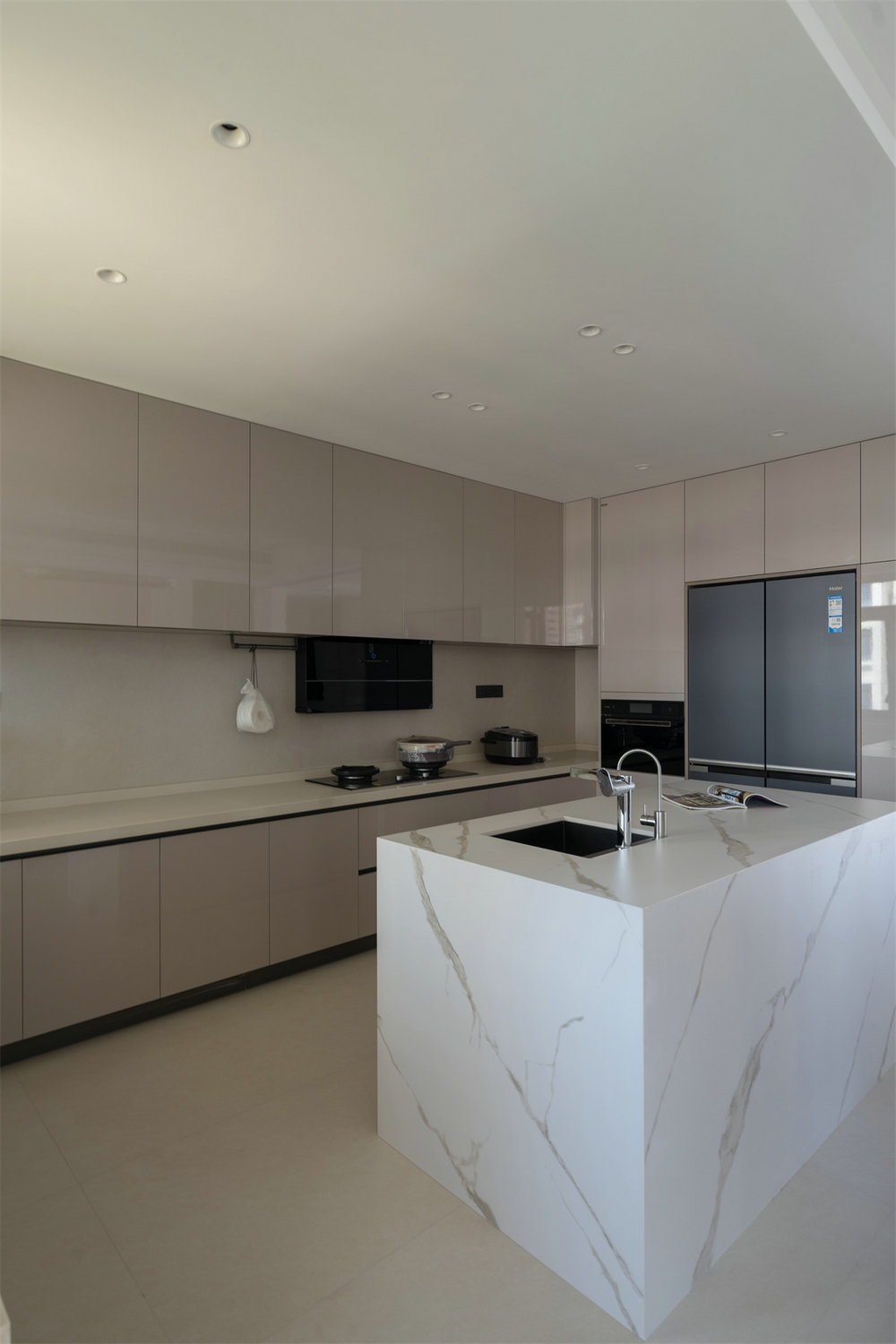 南湖九號286平現代風格裝修效果圖