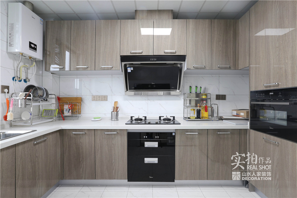 福星華府現(xiàn)代簡約風(fēng)格裝修效果圖