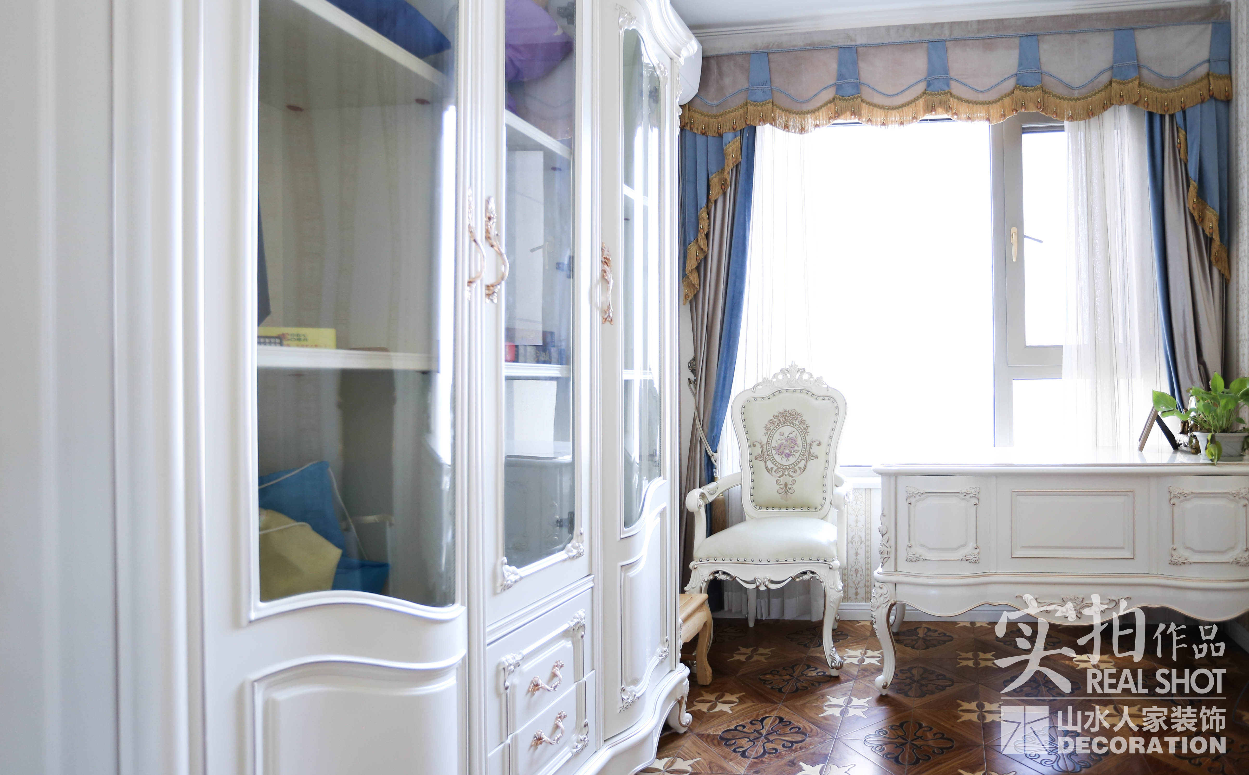 綠地香樹(shù)花城現(xiàn)代簡(jiǎn)約風(fēng)格裝修效果圖