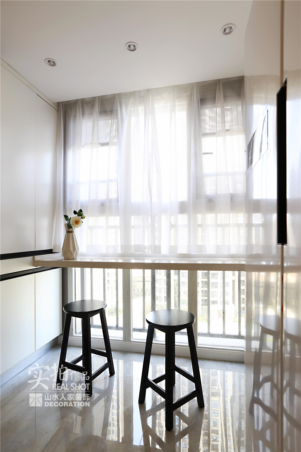 綠地香樹(shù)花城現(xiàn)代簡(jiǎn)約風(fēng)格裝修效果圖