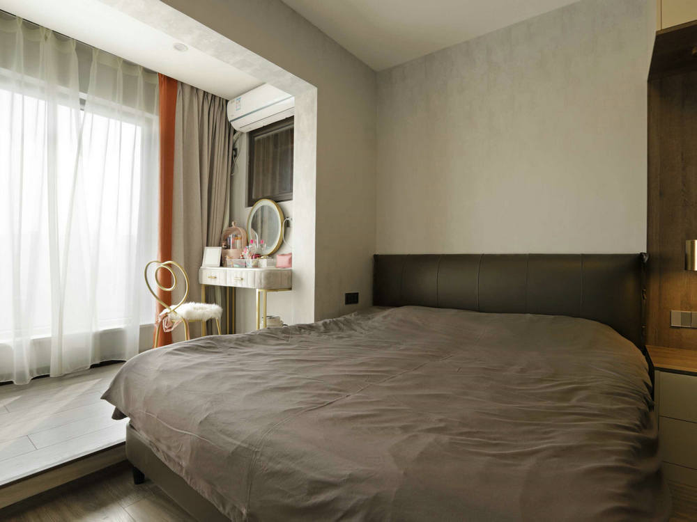 融公館120平現(xiàn)代簡(jiǎn)約風(fēng)格裝修效果圖 融公館120平現(xiàn)代簡(jiǎn)約風(fēng)格裝修效果圖