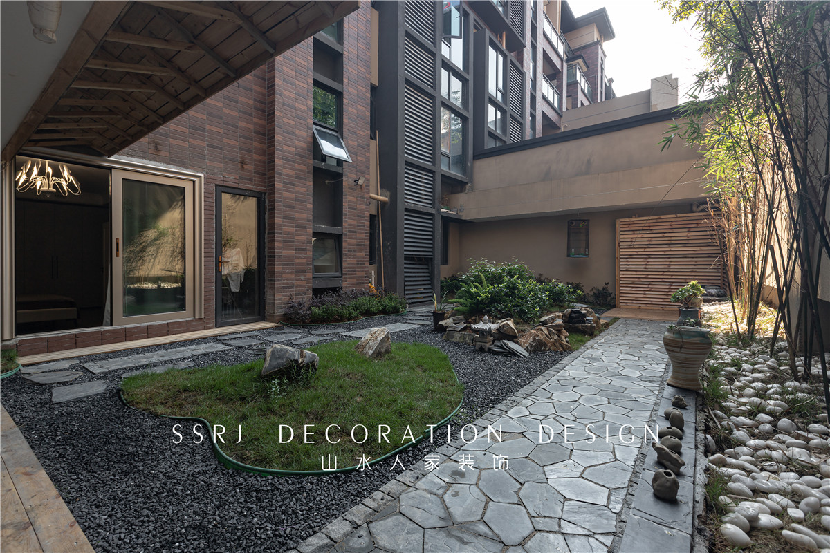 海倫小鎮(zhèn)330平別墅現(xiàn)代黑白灰裝修效果圖 海倫小鎮(zhèn)330平別墅現(xiàn)代黑白灰裝修效果圖